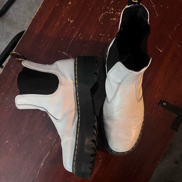 Chelsea Boot - Picture 3 of 6